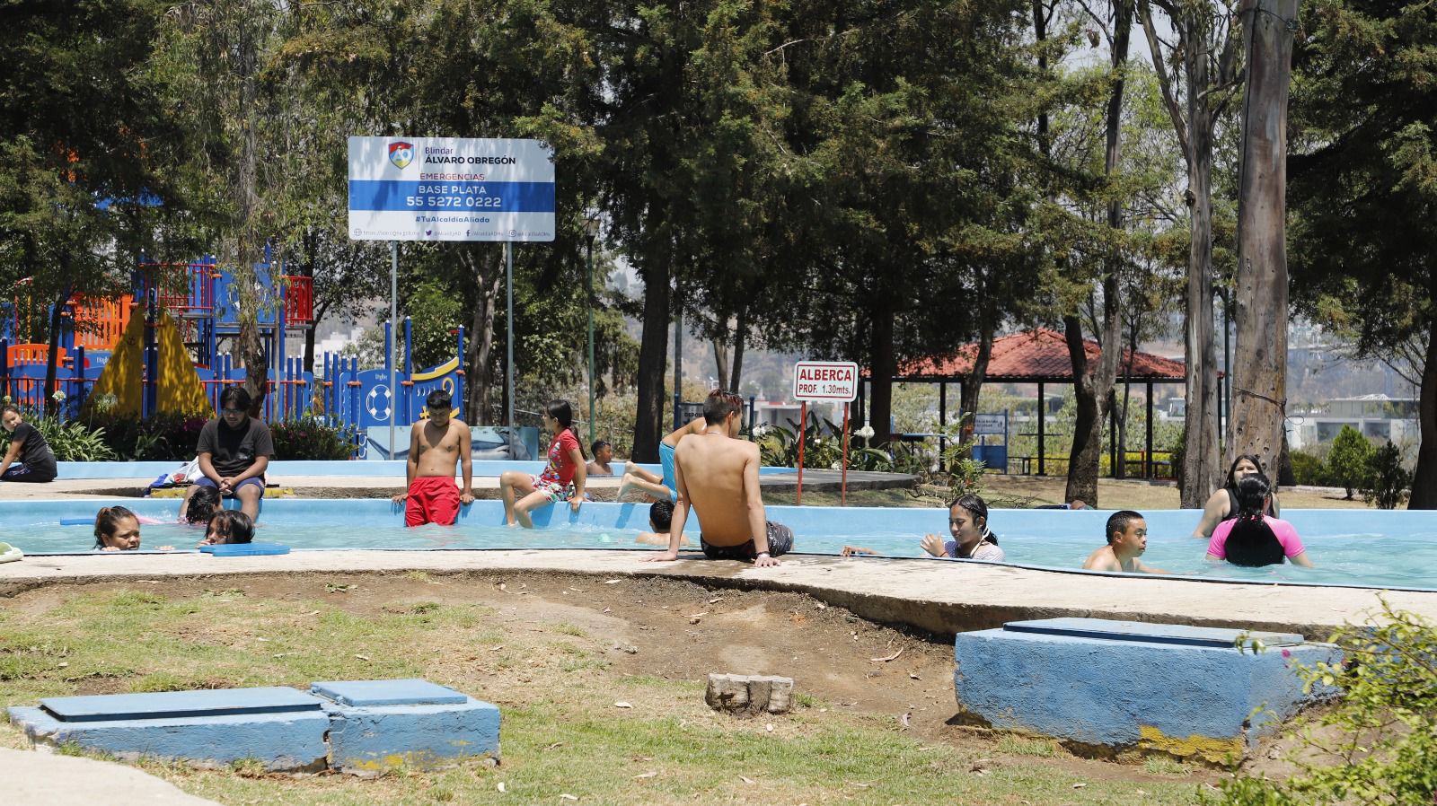 Durante los primeros 3 días de esta Semana Santa, los parques acuáticos de Álvaro Obregón registraron una gran afluencia de visitantes que ronda casi los 3 mil, quienes han podido disfrutar sin contratiempos y de manera segura los atractivos de dichos espacios.