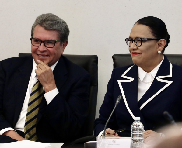 Encuentro espontáneo entre los dos principales aspirantes de Morena a la Jefatura de Gobierno de la CDMX: la secretaria de Seguridad y Protección Ciudadana, Rosa Icela Rodríguez fue recibida por Ricardo Monreal.