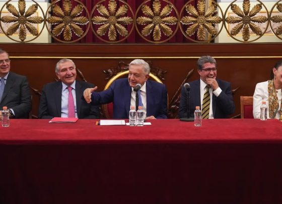 El pasado 28 de abril, en Palacio Nacional, el presidente Andrés Manuel López Obrador sentó a sus corcholatas: Claudia Sheinbaum, Adán Augusto López, Marcelo Ebrard y Ricardo Monreal –recién aceptado–, y les dijo: “La muchacha y los muchachos; los muchachos y la muchacha son los cuatro que se encargarán de dar continuidad al proyecto de la Cuarta Transformación”.