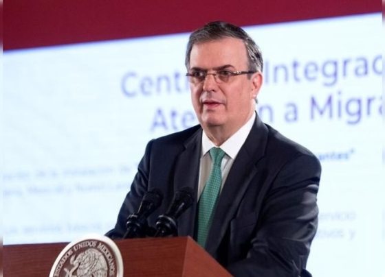 También implícitamente Ebrard está pidiendo permiso al presidente para renunciar a la Cancillería, aunque los demás no quieran, pues él no puede irse sin el aval de su patrón López Obrador. Al presidente no se le puede renunciar en este sistema, y menos en esta circunstancia. Hacerlo sería equiparable a romper con él. Ebrard considera que el cargo le estorba para moverse libremente en una especie de precampaña. AMLO dará pronto instrucciones a Delgado. Lo veremos.