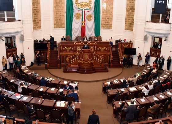 El Congreso capitalino aprobó reformar el artículo 8, numeral 3 del apartado C de la Constitución Política de la Ciudad de México, con el objetivo de consolidar las bases de una ciudad innovadora y de derechos, a iniciativa de Claudia Sheinbaum Pardo, ex titular de la Jefatura de Gobierno, así como de los diputados Diego Orlando Garrido López (PAN) y Carlos Cervantes Godoy (MORENA).