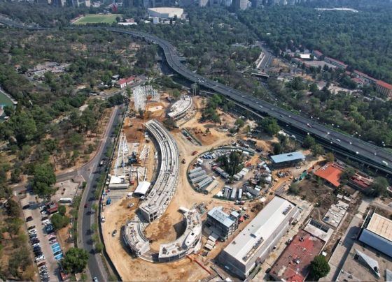 La jefa de Gobierno Claudia Sheinbaum anunció que el Parque Aztlán, ubicado en la Segunda Sección del Bosque de Chapultepec, será inaugurado el próximo 30 agosto y estará conformado por juegos mecánicos, juegos tradicionales, un foro de espectáculos, el Museo Dolores Olmedo y una rueda de la fortuna de 85 metros.