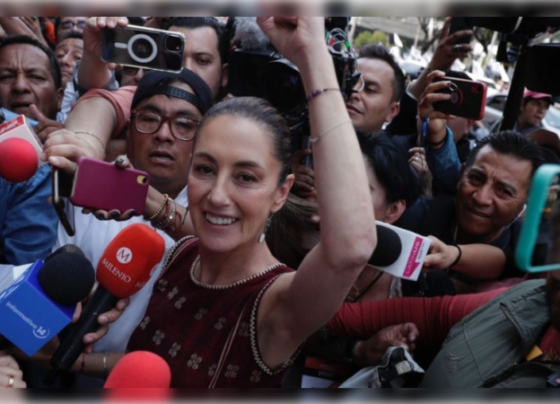 La jugada opositora podría llevar a Andrés Manuel López Obrador a quemar naves en definitiva, pase lo que pase, con la ex jefa de Gobierno de la CDMX, Claudia Sheinbaum, aun cuando no aumente en las preferencias en población general o incluso si descendiera.