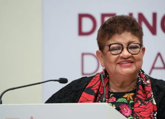 Entre fuertes críticas y un encontronazo con legisladores del PAN, la titular de la Fiscalía General de Justicia de la Ciudad de México (FGJCDMX), Ernestina Godoy anticipó que en los próximos días informará al Consejo Judicial Ciudadano que se someterá al proceso de ratificación de su cargo por cuatro años más, a partir del 12 de enero próximo. FOTO: FGJCDMX