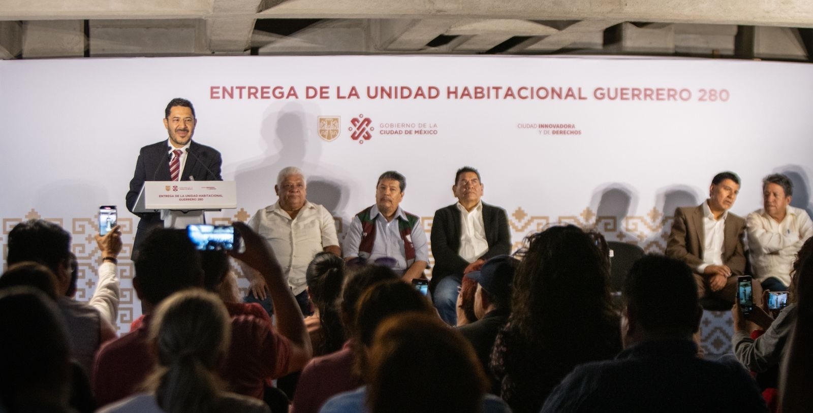 El jefe de Gobierno, Martí Batres, también le ha tenido que entrar a los temas de campañas electorales anticipadas. Esta vez salió en defensa del presidente López Obrador, luego de que quien se perfila como la candidata presidencial de la oposición, Xóchitl Gálvez, dijo de él que es un “machista".