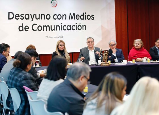 En lo que fue leído como una alianza con Ricardo Monreal, quien es muy probable sea el candidato de Morena a la Jefatura de Gobierno, el senador Gabriel García Hernández hizo pública su aspiración de convertirse en el abanderado de su partido para la Alcaldía de Iztapalapa.