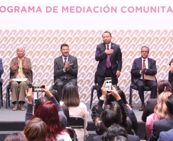 El jefe de Gobierno Martí Batres y el presidente del Poder Judicial de la Ciudad de México, Rafael Guerra presentaron el “Programa de Mediación Comunitaria. Diálogo para Solucionar Conflictos”. FOTO: Poder Judicial CDMX