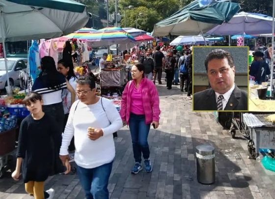 Olas de vendedores ambulantes se han multiplicado por toda la Ciudad de México, pues pese a que el Gobierno de Clara Brugada diga que existe una solidez de la economía local, los puestos de trabajo son escasos y los salarios son bajos, por lo que muchos capitalinos han tomado las calles para vender. FOTOS: Cuartoscuro / Especial