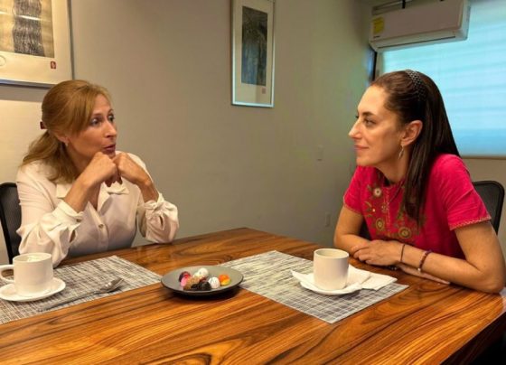 En el contexto del anuncio de los encartes y descartes para competir por la candidatura de Morena a la Jefatura de Gobierno de la Ciudad de México, circula la versión de que la ex secretaria de Economía, Tatiana Clouthier, se inscribiría al proceso de Morena. FOTO X / Sheinbaum