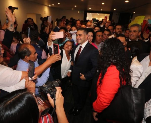 Como Miguel Ángel Mancera y Enrique Peña en 2012, hoy Omar García Harfuch es el ‘rockstar’ del momento en la política en la Ciudad de México. FOTO: Especial