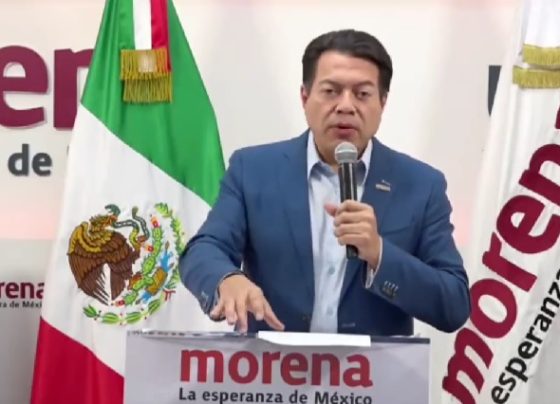 Mario Delgado, presidente nacional de Morena, finalmente cayó en la cuenta de que los números no le daban y desistió sus aspiraciones de buscar la candidatura de su partido a la Jefatura de Gobierno de la Ciudad de México, y pretende continuar al frente del organismo político hasta las elecciones de 2024. FOTO: X / Mario Delgado