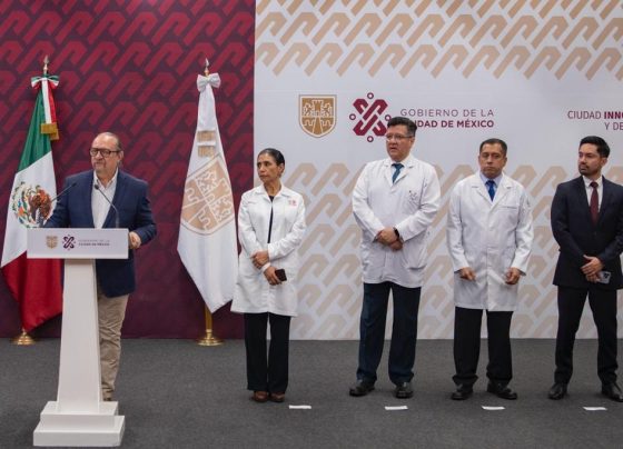 Después de que en algunos momentos se les salió de control político y devino en riesgo de conflicto, a grado que tuvieron que utilizar a la fuerza pública para contener manifestaciones de médicos, el Gobierno de la Ciudad de México informó que la primera fase de transición al IMSS – Bienestar tiene un avance del 98% de los trabajadores de la salud, por lo que a partir del próximo 1 de septiembre comenzarán las mejoras laborales.