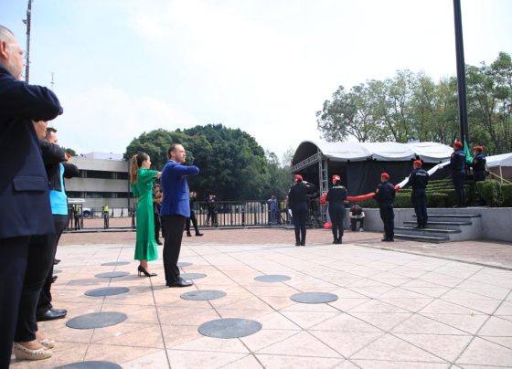 En el marco del CCXIII Aniversario de la Independencia de México, el alcalde Santiago Taboada encabezó el izamiento de Bandera en la explanada de la Alcaldía Benito Juárez. FOTO: X / Alcaldía Benito Juárez