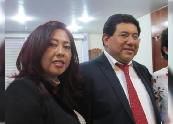 Dicen que el evento del sábado con más de 13 mil adultos mayores, aunque lo encabeza la directora general de Inclusión y Bienestar Social de la Alcaldía, Erika Rosales, no es destape para ella misma, sino para la novia del alcalde, Guadalupe Ramos, ex diputada, y a quien él apoya con todo dejarle el poder.