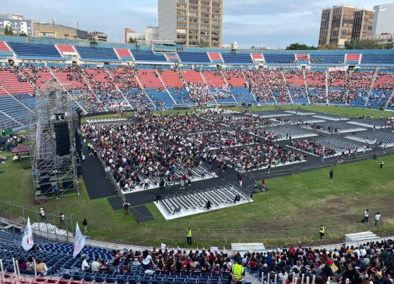 La crisis por la que atraviesa Morena en la Ciudad de México ya escaló a nivel nacional, porque afectó de manera directa a la virtual candidata presidencial, Claudia Sheinbaum. Ese sisma en el partido gobernante podría llamarse el ‘efecto Harfuch’. FOTO: @kenialopezr