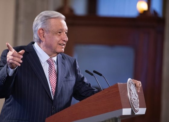 Pues el presidente cumplió su amenaza y mando un paquete de 20 iniciativas de reforma constitucional a la Cámara de Diputados. En su discurso, nuevamente se plasma la polarización que lo ha caracterizado desde que inició su gobierno, comparando y encumbrando a Miguel Hidalgo y a José María Morelos y culpando a Agustín de Iturbide de todas las culpas del pasado y echando culpas a los oligarcas realistas y a los neoliberales, pasando por los neoporfiristas. FOTO: Archivo CDMX