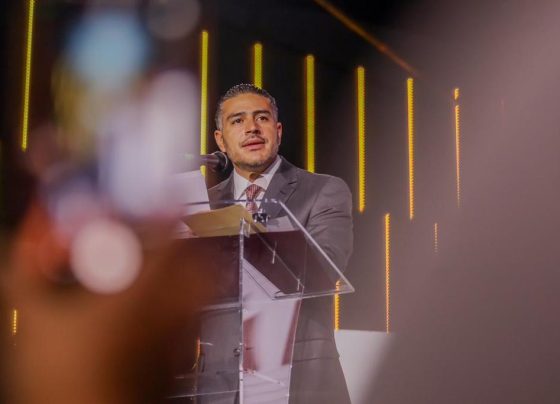 Durante un encuentro con trabajadores de la educación en la Ciudad de México, Omar García Harfuch aspirante a la candidatura de Morena para la Jefatura de Gobierno reconoció la labor del magisterio y destacó que la educación es “el corazón de la transformación en nuestro país y en nuestra Ciudad”. FOTO: Campaña Harfuch