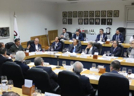 El aspirante a la candidatura de Morena para la Jefatura de Gobierno Omar García Harfuch, al asistir como invitado a la 25 Sesión Ordinaria del Consejo Directivo de la Cámara Nacional de la Industria de Radio y Televisión (CIRT), destacó la importancia de dar continuidad a los proyectos para mantener la estabilidad. FOTO: Campaña Harfuch