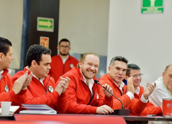 al fin pragmáticos como son, optaron por cumplir acuerdos, especialmente Alejandro ‘Alito’ Moreno, y se decantaron por el panista Taboada como candidato de la alianza “Va X la Ciudad de México”. FOTO: X / Alejandro Moreno