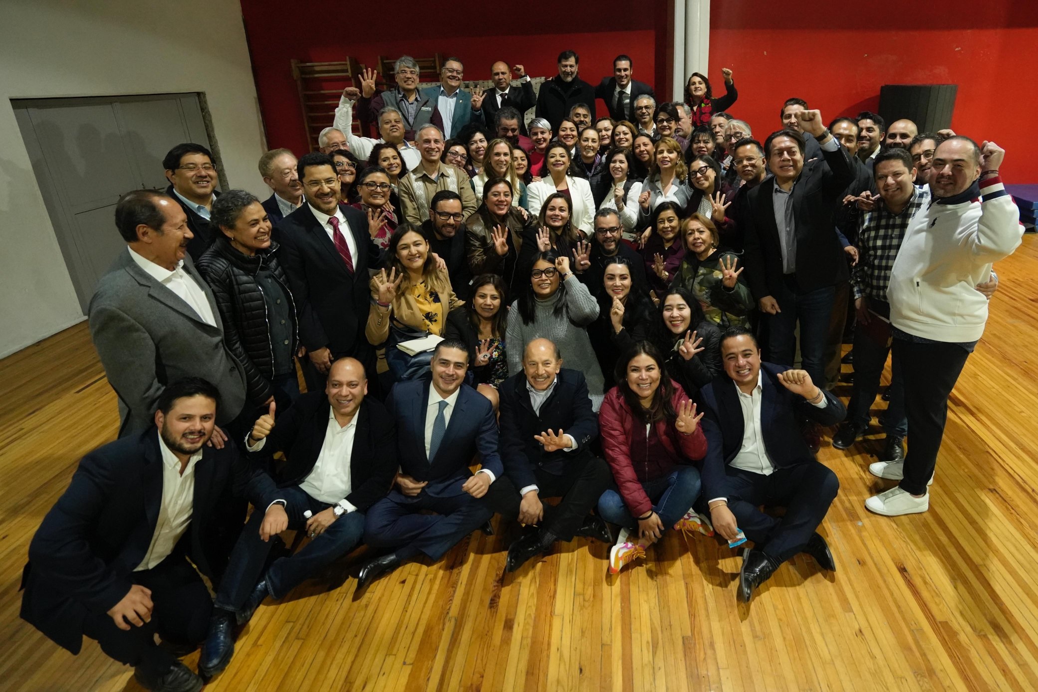 "En la Ciudad hay unidad en torno a Clara Brugada, quien estoy segura que encabezará los destinos de la capital del país. Felicito a todas y todos y doy un reconocimiento especial a quienes participaron en la encuesta. FOTO: X / Sheinbaum