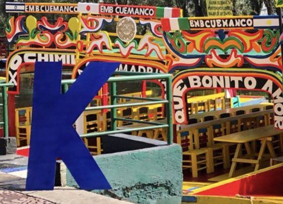 “Si te encuentras una K de #KeniaVa en la Ciudad, recuerda que soy tu voz y ya merecemos una Gran CdMx" “Con seguridad, transporte digno y cero corrupciones”. FOTO: X / Kenia López Rabadán