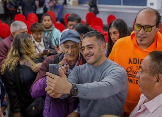 “Es necesario robustecer el marco jurídico para dar certidumbre y garantías para la seguridad de comerciantes y compradores, y dotar de protección a las madres de familia que desarrollan su actividad en el espacio público”, expresó García Harfuch, ex jefe de la policía capitalina. FOTO: Campaña Harfuch