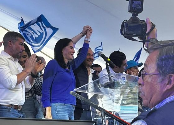 En este sentido, Lía Limón aseguró que es una mujer de palabra y que a partir de esta fecha apoyará decididamente a Xóchilt Gálvez en la búsqueda de la Presidencia de la República y a Taboada por la Jefatura de Gobierno de la capital del país. FOTO: Especial