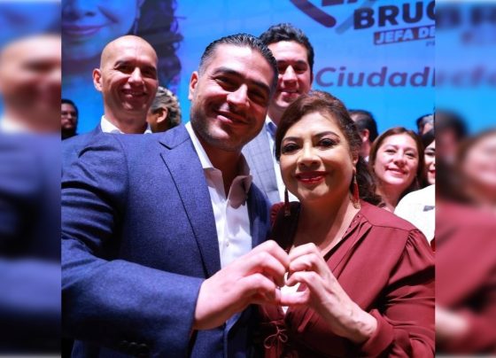 La presentación del flamante equipo de colaboradores de Claudia Sheinbaum para su campaña presidencial evidenció que al final de cuentas Omar García Harfuch sí tuvo ganancia en la interna de Morena, aunque le impusieron a Clara Brugada y lo desplazaron feo: resultó purificado. FOTO: X / Brugada