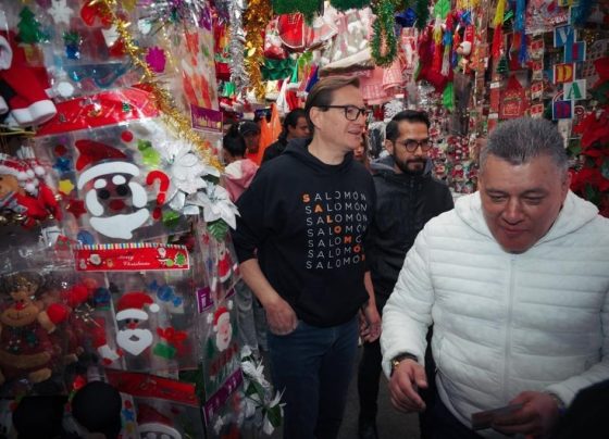 El precandidato único de Movimiento Ciudadano a la Jefatura de Gobierno, Salomón Chertorivski, aseveró que la capital del país sí tiene otra opción, más allá de la que representan los partidos de la coalición PAN, PRI y PRD, así como del oficialismo, agrupados en la alianza que domina el partido Morena. FOTO: Campaña Chertorivski