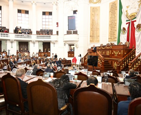 El Congreso local efectuará este miércoles en votación nominal el dictamen que propone la ratificación por cuatro años más de la titular de la Fiscalía General de Justicia de la Ciudad de México, Ernestina Godoy, para lo cual se requieren dos terceras partes de los votos de los legisladores presentes en la sesión. FOTO: Congreso CDMX