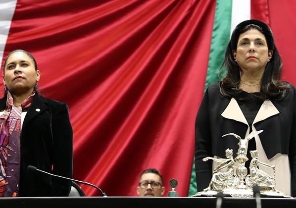 La presidenta de la Mesa Directiva, Ana Lilia Rivera manifestó su solidaridad con la senadora Mónica Fernández Balboa. FOTO: Especial