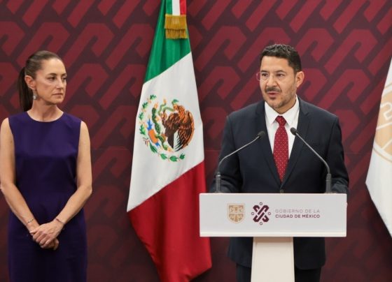 El jefe de Gobierno, Martí Batres, y su secretario de Desarrollo Económico, Fadlala Akabani pretendieron presentar como un gran logro lo que ni siquiera demostraron con estadísticas históricas: “…Tenemos la tasa de desempleo (4.1) más baja en la historia de la Ciudad de México”, dijo el pasado miércoles al presentar los resultados económicos 2023”. FOTO: Archivo GCDMX