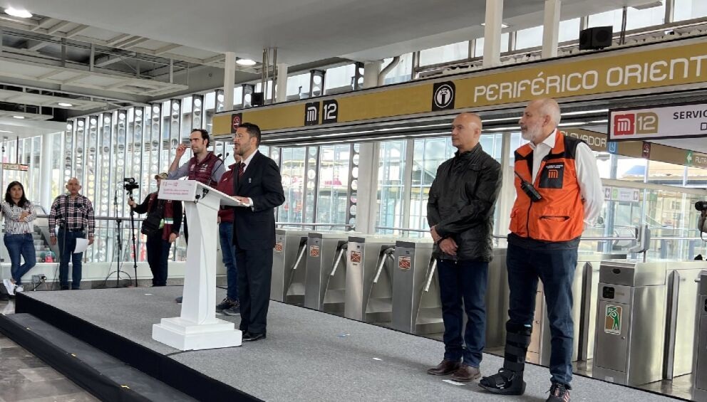 Después de casi tres años, la Línea 12 del Metro quedará lista en su totalidad para su reapertura, así lo dio a conocer el jefe de Gobierno, Martí Batres, quien anunció que el próximo martes 30 de enero, se reincorporarán las seis líneas del tramo elevado que aún estaban en remodelación, luego de que el 3 de mayo de 2021 colapsara una parte cerca de la estación Olivo. FOTO: Archivo GCDMX