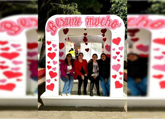 Este 14 de febrero en que se celebra el Día de San Valentín, una festividad plena de color flores, globos y regalos, inundará las calles de Tláhuac. La administración local en Tláhuac que encabeza Berenice Hernández Calderón, tiene preparados diversos eventos para que vivas este momento mágico en compañía de familiares y seres queridos.  FOTOS: Especial