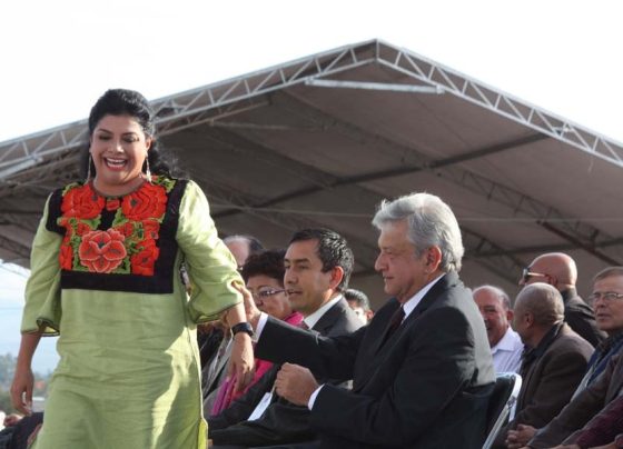 Por si no lo querían ver en el equipo de campaña de Clara Brugada y se autoengañaban con las encuestas truqueadas y cuchareadas pagadas por ellos mismos, el presidente Andrés Manuel López Obrador les hizo ver los focos rojos, como si anticipara que van a perder en la CDMX. FOTO: Archivo AMLO