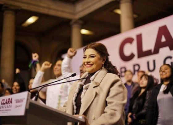 Al arranque del año, en el cuarto de guerra de Clara Brugada tenían mediciones muy confiables de que tenía una ventaja de unos 15 puntos porcentuales por sobre Santiago Taboada, en la disputa por la Jefatura de Gobierno de la Ciudad de México. FOTO: X / Brugada