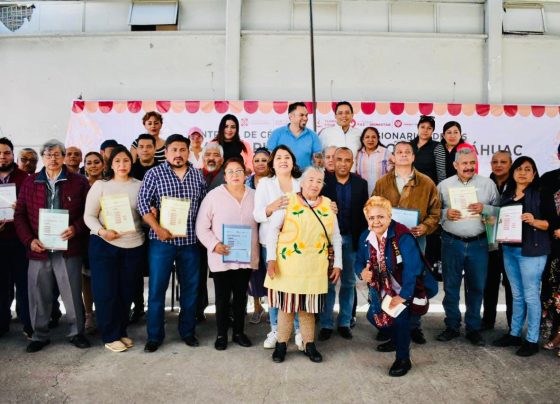 Berenice Hernández Calderón brinda certidumbre jurídica a locatarios y comerciantes de los 18 mercados públicos de la demarcación. FOTOS: Especial