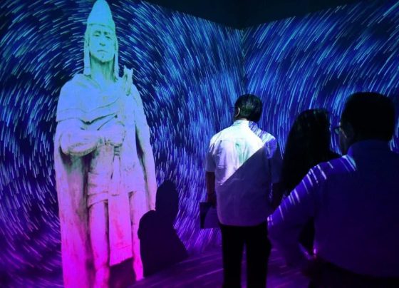 Desde ayer sábado, Azcapotzalco cuenta con su propia Sala Inmersiva, en la cual todo aquel que visite el Museo de Sitio del Parque Tezozómoc disfrutará de una nueva forma de aprender de la historia de nuestra alcaldía. FOTO: Especial