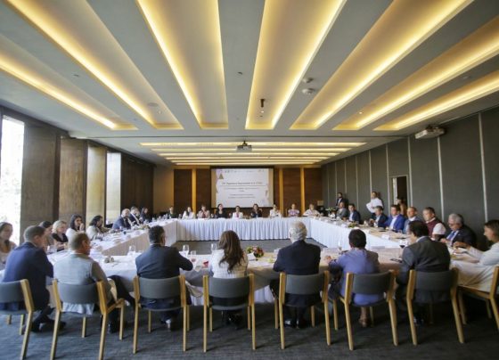 Ante líderes de las principales cámaras empresariales, Clara Brugada, candidata de Morena a la Jefatura de Gobierno, destacó lo que llama “Chilango Moment” que vive la capital y expuso su proyecto para continuar impulsando el crecimiento económico con prosperidad compartida. FOTO: Especial