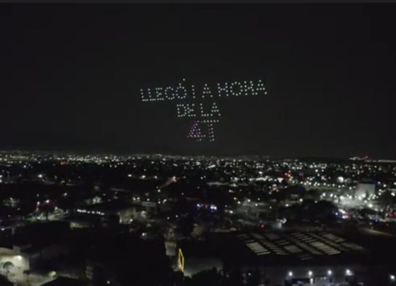 Con drones en el cielo con la leyenda "Izcalli merece agua", Daniel Serrano Palacios arrancó su campaña rumbo a la Presidencia Municipal de Cuautitlán por la coalición "Sigamos Haciendo Historia en el Estado de México", integrada por Morena-PT, PVEM. FOTO: Especial