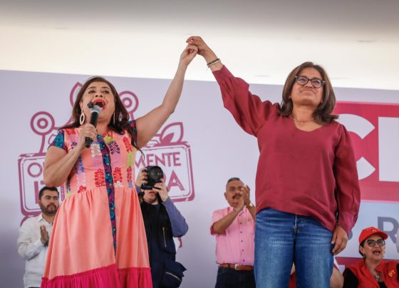 Opositores ex funcionarios públicos de Iztapalapa se sumaron a la coalición “Seguiremos haciendo historia” en la Ciudad de México, para apoyar la candidatura de Clara Brugada a la jefatura de la capital mexicana. FOTO: Especial