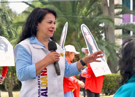Saldaña insistió sobre las instalaciones de la Fiscalía: “No queremos ese tiradero de vehículos en la colonia Del Gas, en la colonia Cosmopolita, en la Ampliación Del Gas, en la Ampliación Cosmopolita, en la Avenida Jardín. Si no son capaces de tener los vehículos del otro lado, no los queremos aquí. FOTOS: Especial