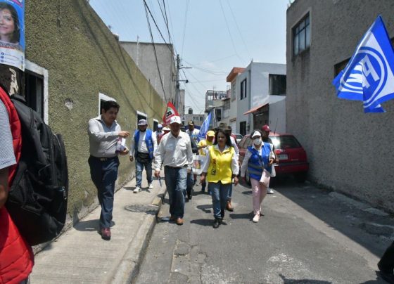Las alcaldías no damos permisos de construcción, responde la candidata a la alcaldía de Azcapotzalco por la Alianza Va por la Ciudad de México, Margarita Saldaña Hernández, a las inquietudes de los vecinos de la Unidad Xochinahuac. FOTOS: Especial
