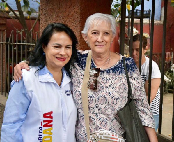 La candidata a la alcaldía Azcapotzalco por la Alianza Va por la Ciudad de México, Margarita Saldaña Hernández, dijo que seguirá trabajando para prevenir y erradicar la violencia contra las mujeres, las niñas y los niños en esa demarcación. FOTO: Especial