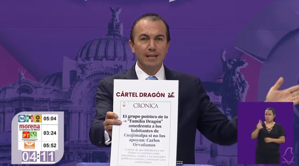 En su mensaje final, el candidato a alcalde de Cuajimalpa, Carlos Orvañanos asestó el golpe que noqueó a su adversario, Gustavo Mendoza, candidato de Morena: se refirió a su grupo político como "Cartel Dragón". FOTO: Tomada del video del debate