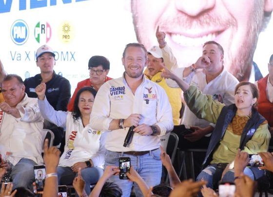 Los candidatos de Va X la Ciudad de México a la Alcaldía Azcapotzalco y a la Jefatura de Gobierno, Margarita Saldaña y Santiago Taboada, criticaron que la administración de Martí Batres y su fiscal cuñado se dediquen a perseguir opositores que no  han cometido delitos, a quienes detienen de manera ilegal, mientras que a los delincuentes les dan abrazos. FOTO: Especial