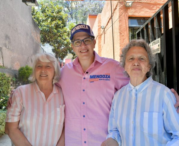 Luis Mendoza, candidato a la alcaldía Benito Juárez por la Coalición “Va X la CDMX”, se comprometió abrir el tercer Centro de Educación Continua para el Adulto Mayor (Cecam), mejor conocido como universidad de la tercera edad, mismo que ubicará en la zona oriente de la demarcación. FOTO: Especial