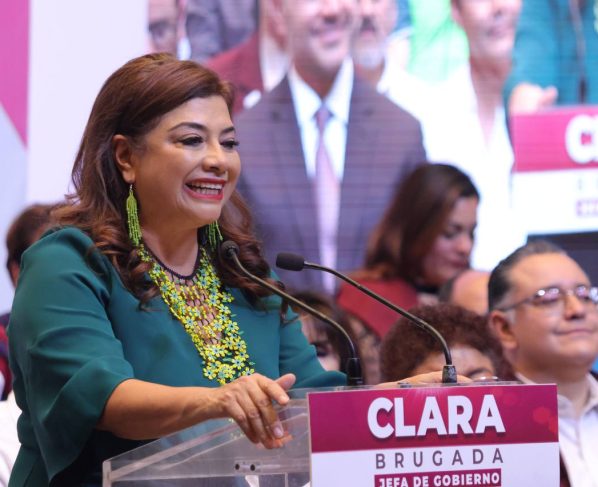 Clara Brugada, candidata a la Jefatura de Gobierno de la Ciudad de México por la coalición “Sigamos haciendo historia”, aseguró que ganará los próximos comicios del 2 de junio cuando las tres alcaldías que concentran 60% del padrón electoral la favorezcan con su voto. FOTO: Especial