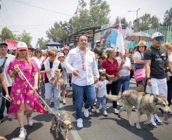 El candidato para gobernador de la alcaldía Gustavo A. Madero por la alianza de los partidos Morena, PT y PVEM, construiría, de ganar las elecciones del 2 de junio, tres clínicas veterinarias de alta calidad, en pro del bienestar de las mascotas en dicha demarcación territorial. FOTO: Especial