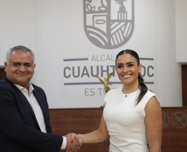 En las instalaciones de la Alcaldía Cuauhtémoc, a invitación del alcalde Raúl Ortega, se reunió con la alcaldesa electa, Alessandra Rojo de la Vega, para iniciar simbólicamente la transición. FOTO: Especial